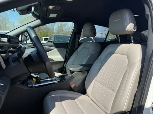 Used 2024 Buick Envista Avenir image 8