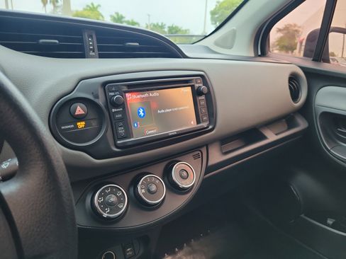 Used 2016 Toyota Yaris LE image 19