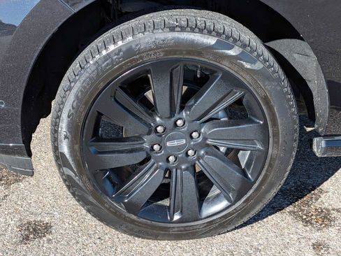 Used 2023 Lincoln Navigator Reserve AWD/4WD image 12