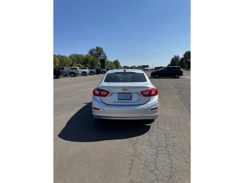 Used 2016 Chevrolet Cruze LS FWD image 4