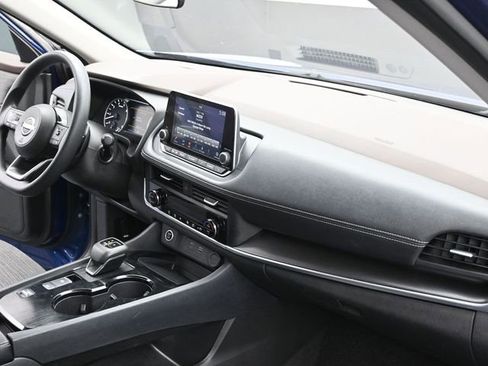 Used 2023 Nissan Rogue SV image 35