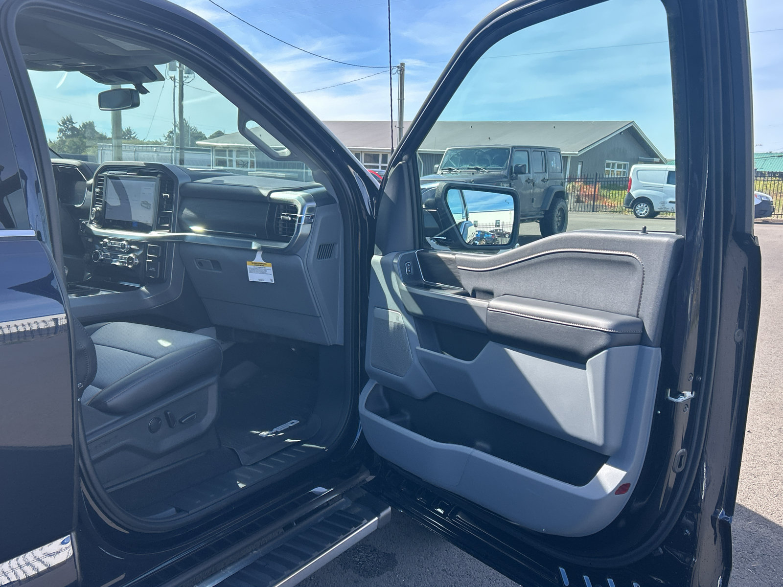 New 2026 Ford F150 Lariat w/ Equipment Group 501A Mid AWD/4WD image 30