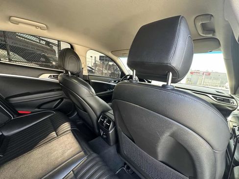 Used 2022 Genesis G70 3.3T image 32