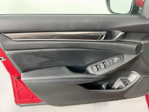 Used 2018 Honda Accord Sport image 24