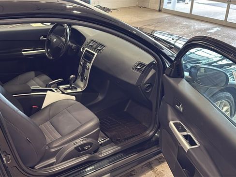 Used 2011 Volvo C30 T5 w/ Preferred Pkg image 11