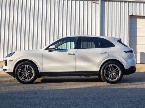 Certified 2024 Porsche Cayenne image 2