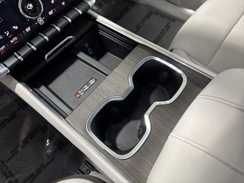 Used 2025 GMC Acadia Denali w/ Super Cruise Package FWD image 30