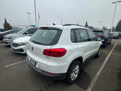 Used 2017 Volkswagen Tiguan S image 4