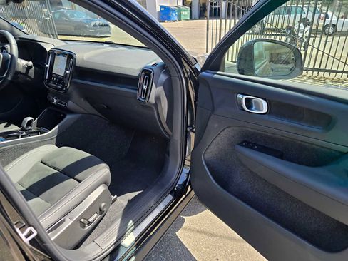 Used 2023 Volvo C40 P8 Recharge Plus AWD/4WD image 10