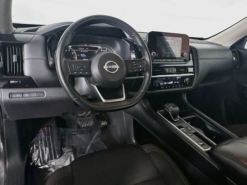 Used 2024 Nissan Pathfinder SV FWD image 11