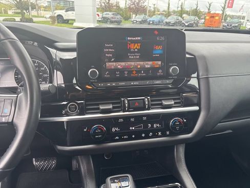 Used 2022 Nissan Pathfinder SV AWD/4WD image 14