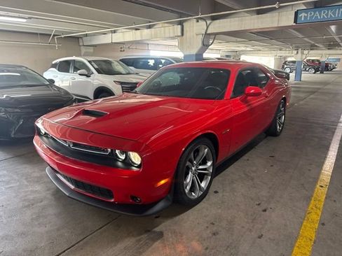 Used 2022 Dodge Challenger R/T RWD image 1