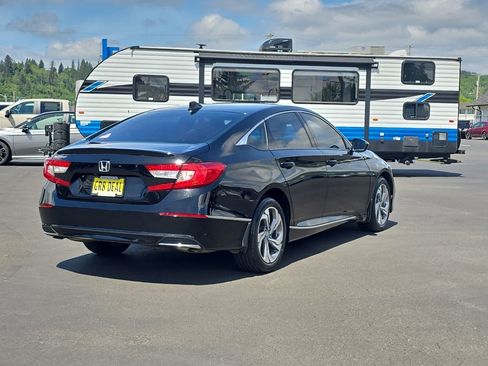 Used 2018 Honda Accord EX image 5