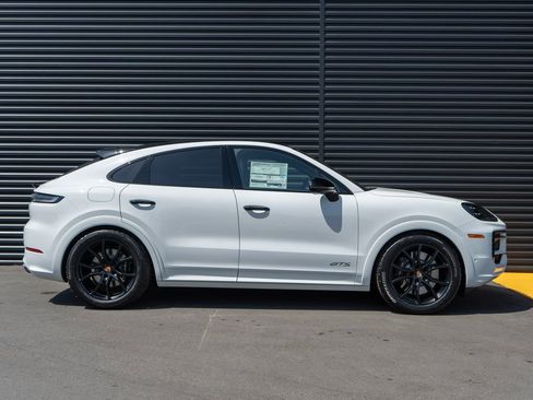 New 2026 Porsche Cayenne GTS AWD/4WD image 8