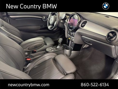 Used 2024 MINI Cooper SE w/ Signature Upholstery Package image 16