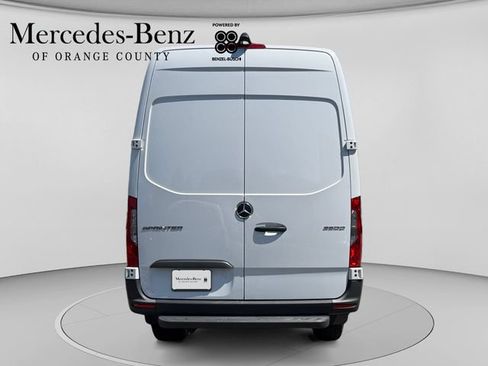 Used 2025 Mercedes-Benz Sprinter 3500 image 3