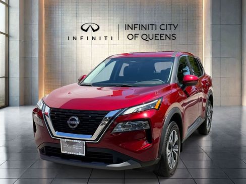 Used 2023 Nissan Rogue SV AWD/4WD image 3