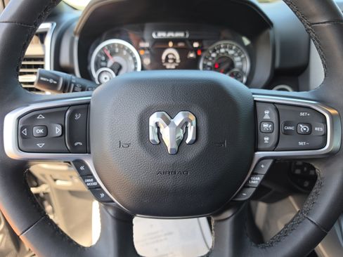 Used 2025 RAM 1500 Big Horn AWD/4WD image 31
