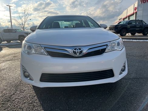 Used 2014 Toyota Camry XLE image 2