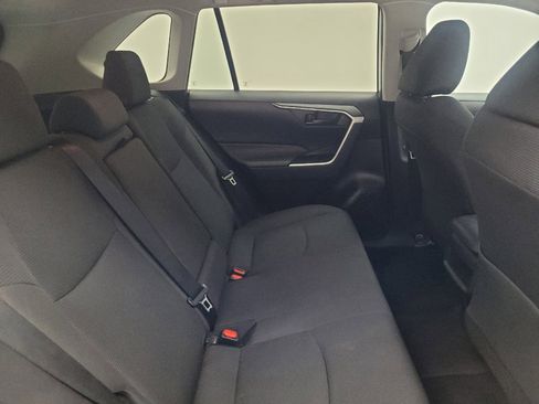 Used 2021 Toyota RAV4 LE FWD image 19