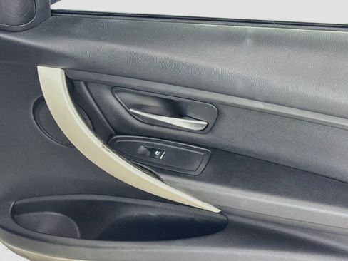 Used 2018 BMW 320i Sedan RWD image 31