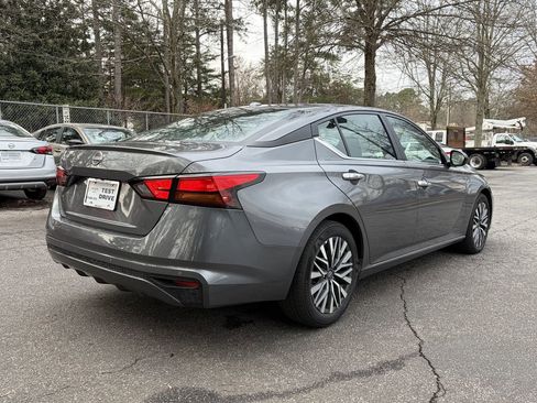Used 2025 Nissan Altima 2.5 SV image 5