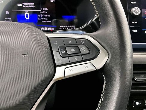 Used 2024 Volkswagen Taos SE image 24