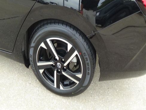 Used 2025 Nissan Sentra SV FWD image 9