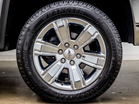 Used 2018 GMC Sierra 1500 SLT AWD/4WD image 40