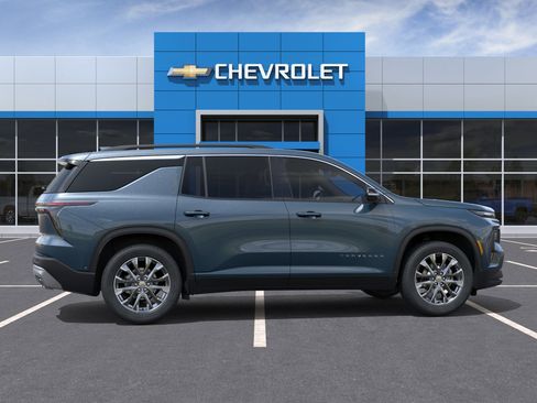 New 2026 Chevrolet Traverse LT w/ Sun and Wheel Package FWD image 6