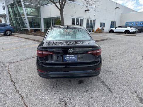 Certified 2023 Volkswagen Jetta SE image 16