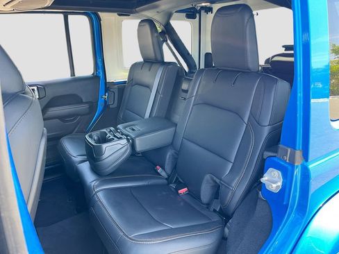 Certified 2025 Jeep Wrangler Sahara w/ Safety Group image 24