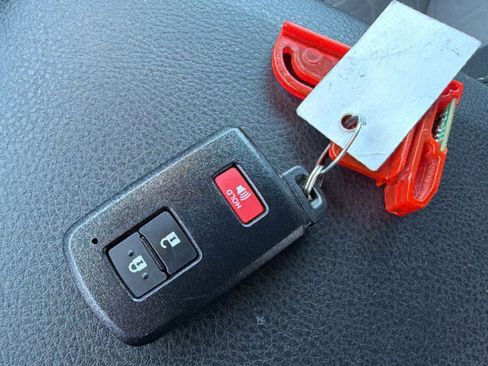 Certified 2023 Toyota Tacoma TRD Off-Road image 29