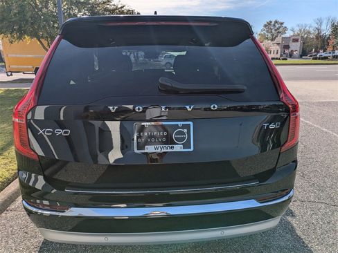 Used 2022 Volvo XC90 T6 Inscription w/ Climate Package image 4