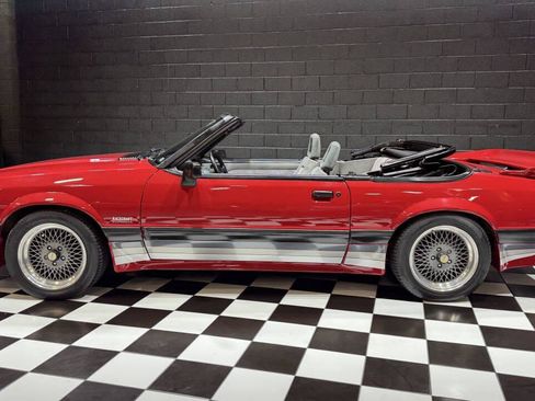 Used 1988 Ford Mustang LX RWD image 15