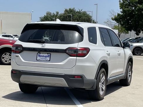 Used 2025 Honda Pilot EX-L image 4