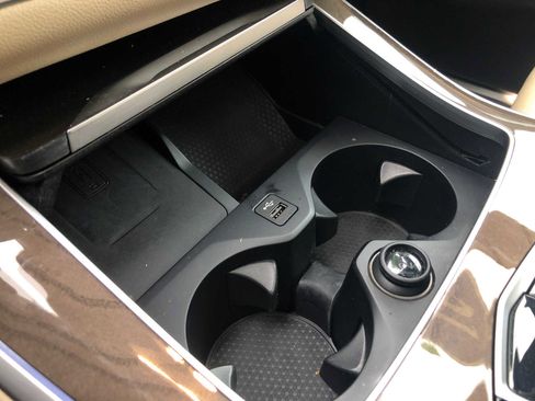 Used 2021 BMW X5 xDrive40i w/ Executive Package image 14