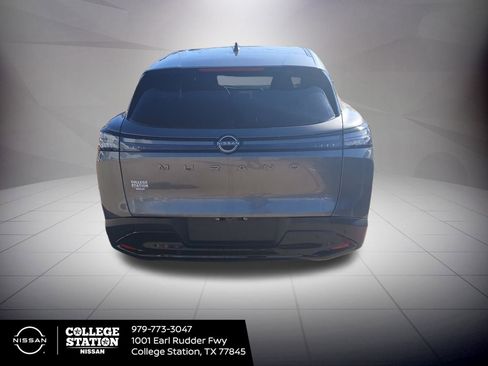 Used 2025 Nissan Murano SV image 3
