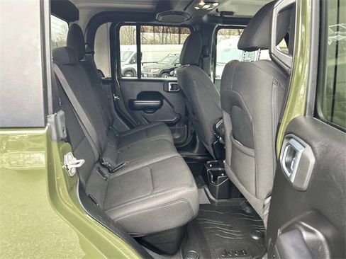 Used 2021 Jeep Gladiator Willys image 16