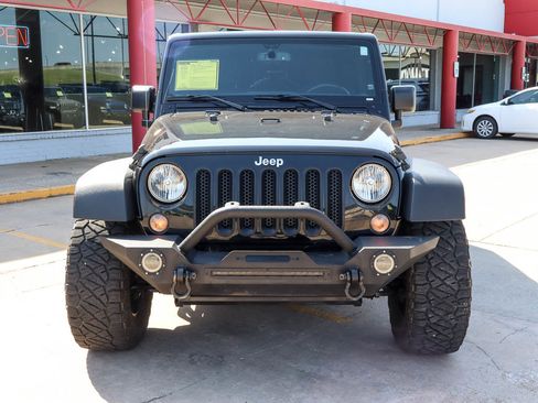 Used 2017 Jeep Wrangler Unlimited Sport w/ Quick Order Package 24S AWD/4WD image 3
