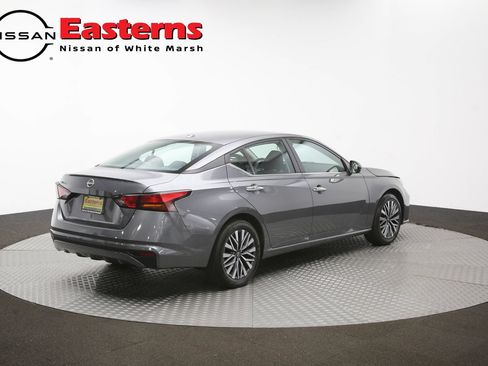 Used 2025 Nissan Altima 2.5 SV FWD image 39