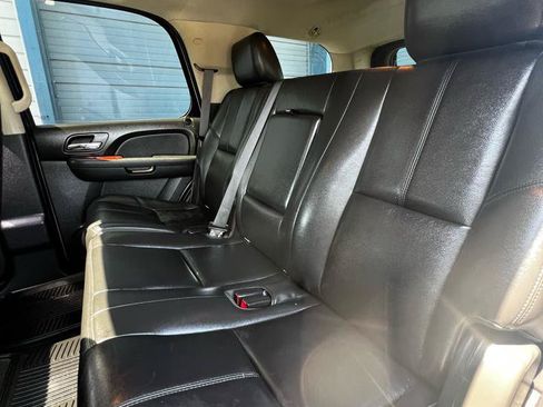 Used 2013 Chevrolet Tahoe LT w/ Luxury Package AWD/4WD image 11