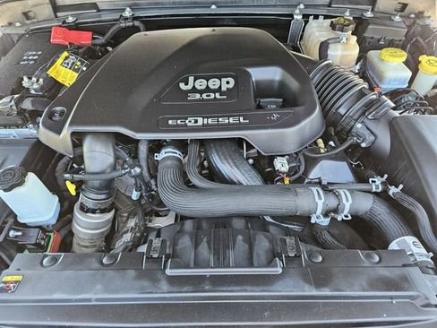 Used 2021 Jeep Wrangler Unlimited Rubicon AWD/4WD image 30