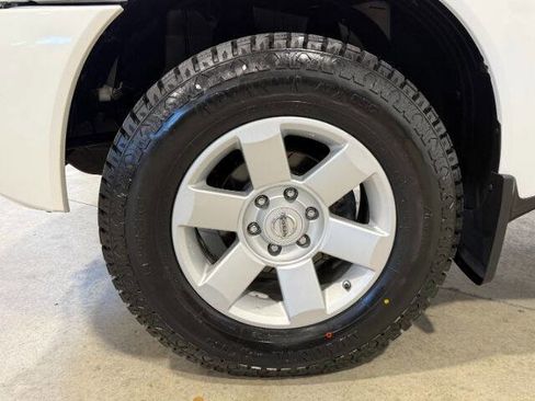 Used 2004 Nissan Titan LE w/ (Tow) Big Tow Pkg AWD/4WD image 13