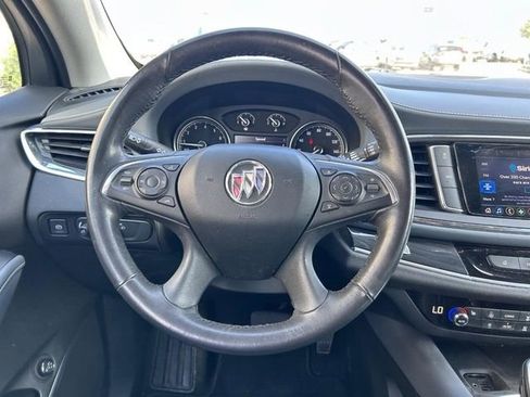 Used 2020 Buick Enclave Essence image 12