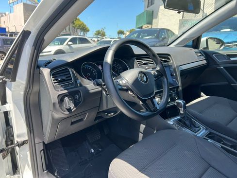 Used 2019 Volkswagen e-Golf SE w/ Driver Assistance Package FWD image 13
