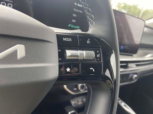 New 2026 Kia Sorento S FWD image 16