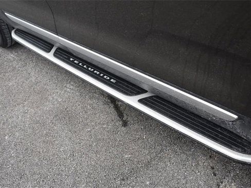 Used 2020 Kia Telluride S image 12