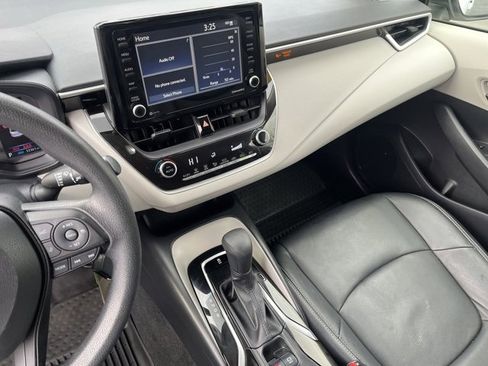 Used 2022 Toyota Corolla LE image 27