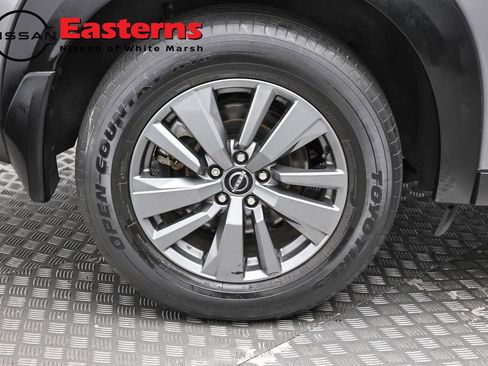 Used 2022 Nissan Pathfinder SV AWD/4WD image 27